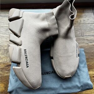 Balenciaga woman’s speed knit sneaker beige